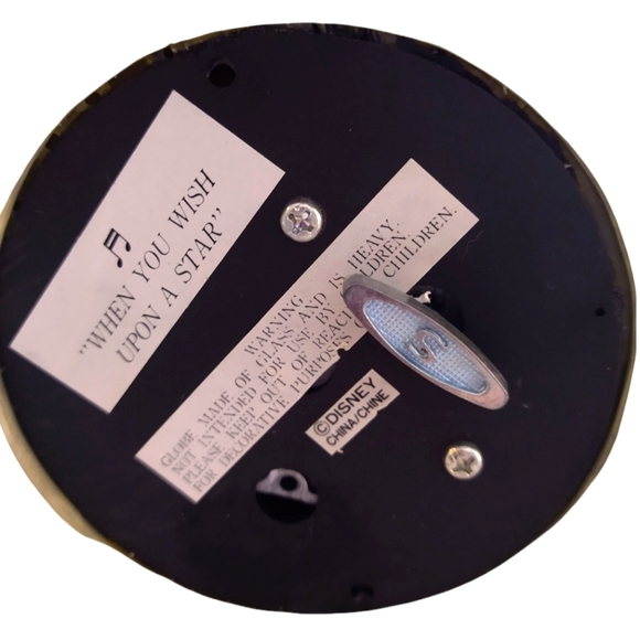 Vintage Disney Pinocchio Musical Snowglobe - Picture 9 of 11